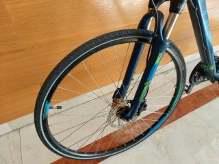 Bicicleta Híbrida CUBE Curve Talla M