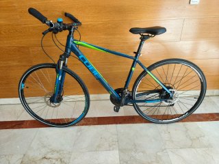 Bicicleta Híbrida CUBE Curve Talla M
