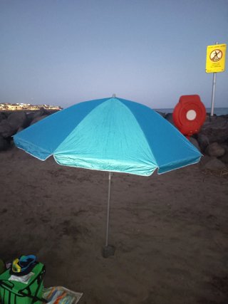 ⛱️ Sombrilla de Playa Azul con Protección Solar ☀️