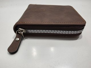 Cartera monedero de piel marrón. 11.5 cm x 9.5 cm.
