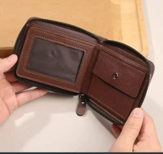 Cartera monedero de piel marrón. 11.5 cm x 9.5 cm.