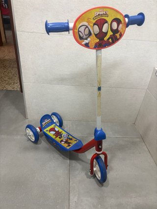 Patinete infantil Spidey y sus amigos