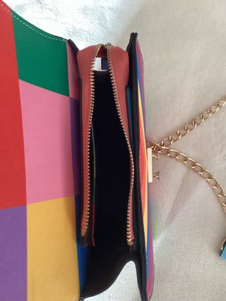 Bolso bandolera multicolor con tachuelas