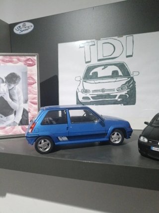 Maqueta Coche Azul renault r5 copa turbo