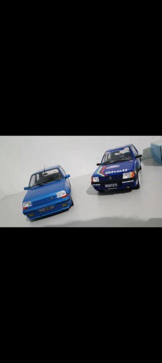 Maqueta Coche Azul renault r5 copa turbo