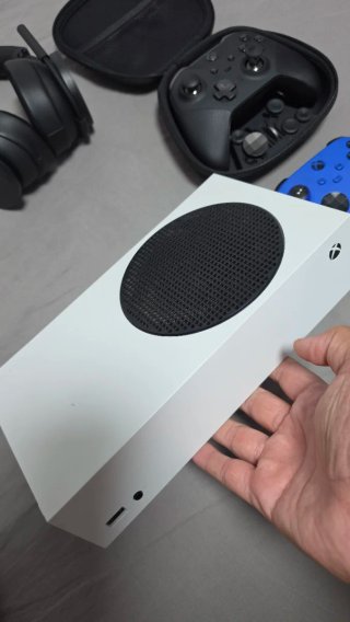 Xbox Series S + 2 Mandos + Auriculares