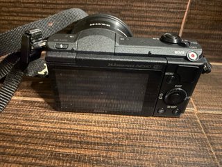 Sony Alpha A5100 + 16-50mm + 55-210mm + accesorios