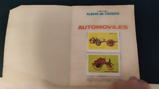 Álbum de cromos de coches antiguos