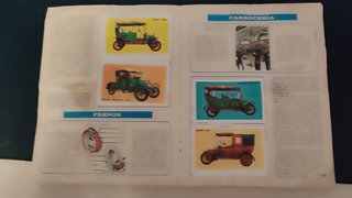 Álbum de cromos de coches antiguos