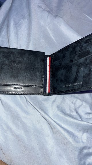 Cartera Tommy Hilfiger Negra