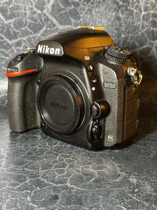 Nikon D750 Full Frame + Grip + Caja Original