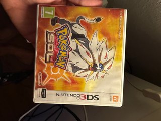 Nintendo 3DS Rossa + Pokémon Y + Pokémon Sole