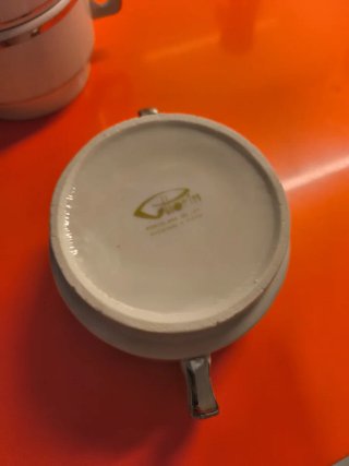 Juego de 6 tazas de consomé y platos de porcelana