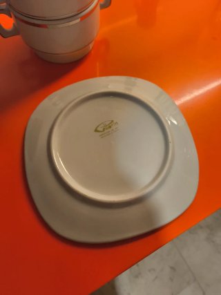 Juego de 6 tazas de consomé y platos de porcelana