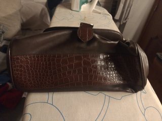 Bolso de cuero marrón