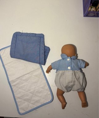 Bambola Chicco con vestitino e pannolino