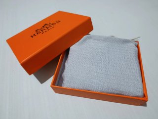 Cartera Hermes Beige con herraje plateado