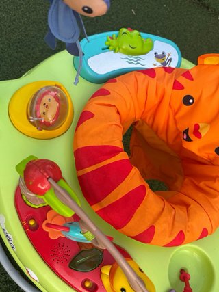 Saltador para bebé con diseño de tigre