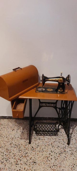 Máquina de coser Singer antigua