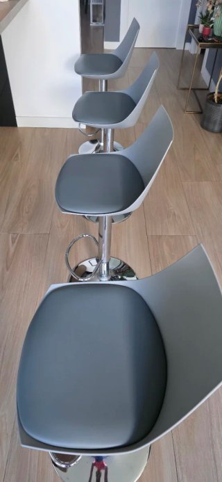 4 Taburetes Altos Diseño Moderno