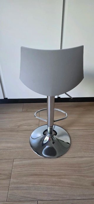 4 Taburetes Altos Diseño Moderno