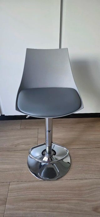 4 Taburetes Altos Diseño Moderno