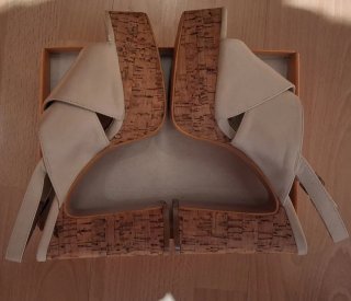 Tacones de cuña beige
