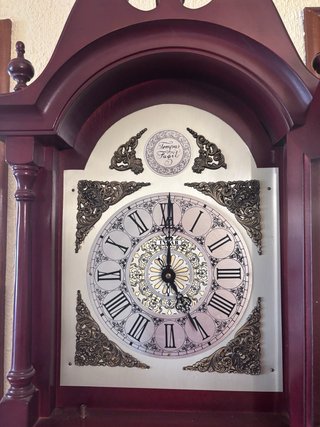 Reloj de pie clásico madera. RECOGIDA EN ALMERIA.