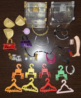 Lote 9 muñecas Rainbow High