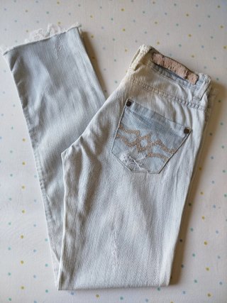 Vaqueros Stradivarius rotos talla 36