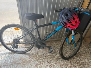 Bicicleta BTWIN azul casi sin usar