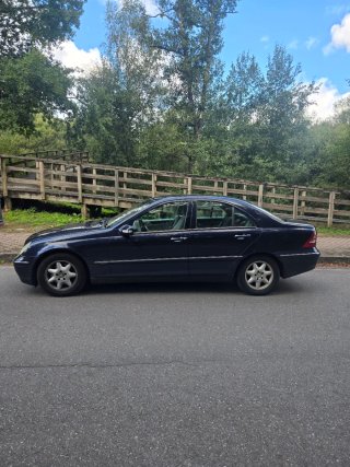 Mercedes-Benz Clase C 2004