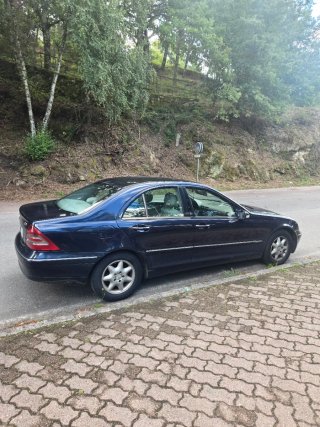 Mercedes-Benz Clase C 2004