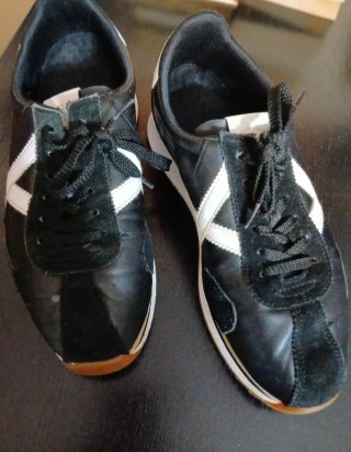 Zapatillas Munich Talla 43 Negras y Blancas