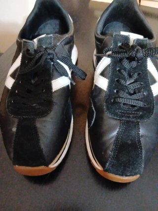 Zapatillas Munich Talla 43 Negras y Blancas