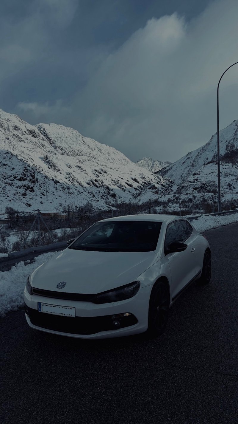 Volkswagen Scirocco 2011 - foto 1