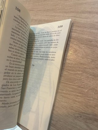 ELIGE TU PROPIA AVENTURA - La fuga (Spanish Edi...