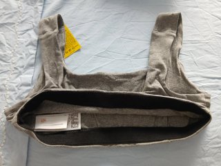 Top deportivo gris Decathlon. Talla L
