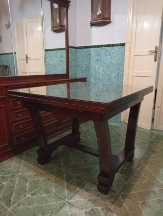 Conjunto Comedor Clásico Marrón: Madera y Cristal
