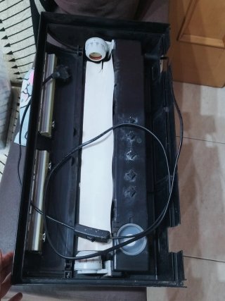 Acuario 54L con mueble marrón