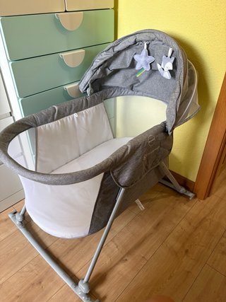 Minicuna Kinderkraft gris con mosquitera
