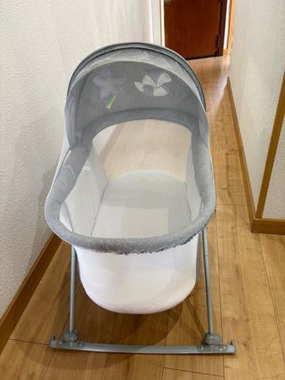 Minicuna Kinderkraft gris con mosquitera