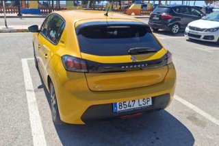 Peugeot 208 2021