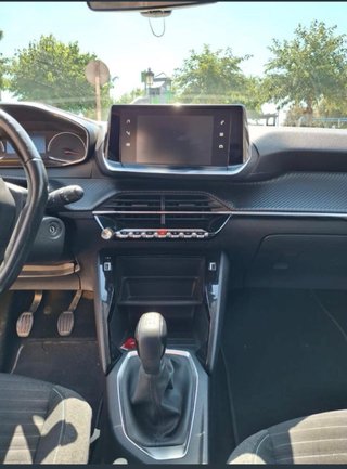 Peugeot 208 2021