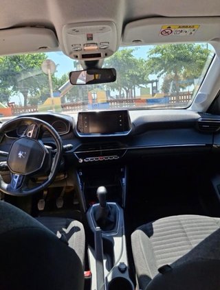 Peugeot 208 2021
