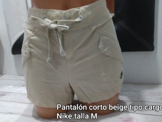 Pantalones cortos cargo Nike beige talla M