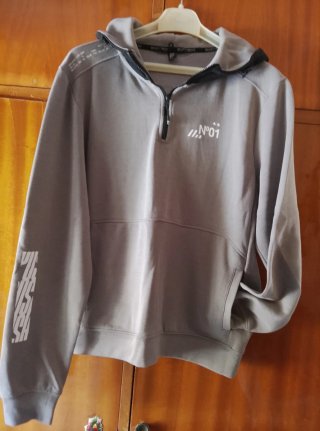 Sudadera gris con cremallera hombre