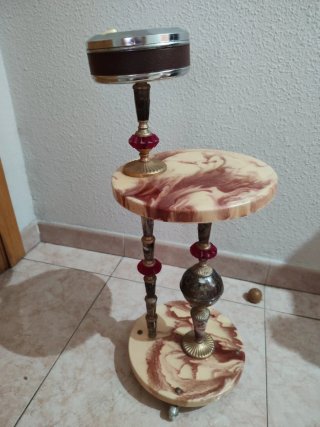 Cenicero de pie con mesa vintage Años 60
