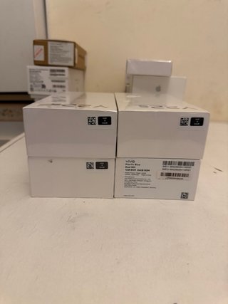 Confezione da 4 Telefoni Vivo Y22s