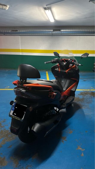MITT GT MAX 300 Scooter Negra y Naranja